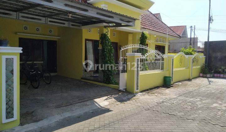 Rumah Siap Huni Bersih Unit Pojok Dalam Perum 4 Kamar Tidur Dekat Ugm, Mall Pakuwon 1