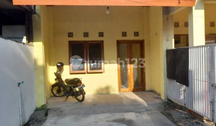 Rumah Dikontrakan Luas 3 Kamar Selatan Mirota Kampus Godean 2