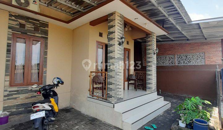 Rumah Disewakam Full Furnished 3 Kamar Tidur Akses Mobil Simpangan Area Jalan Kabupaten  2