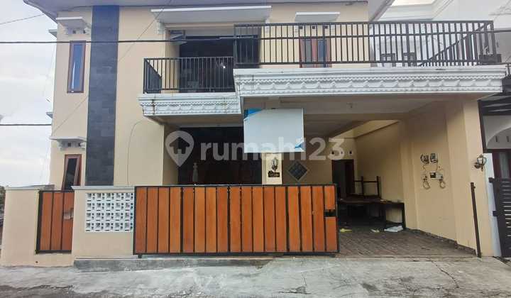 House for Rent in Jalan Damai Area, 3 Bedrooms, Close to UGM Hyatt