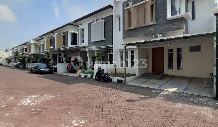 Rumah Mewah Furnish Dalam Perumahan Elit Area Jongke Barat Hyatt Dekat Ke Ugm Jcm