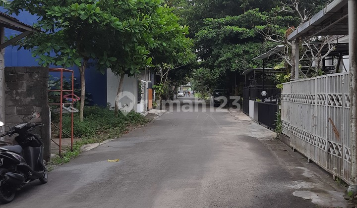 Ready-to-Occupy House in Cluster Area on Jambon Street Near Sindu Kusuma Edupark, Suitable for Family Office 2