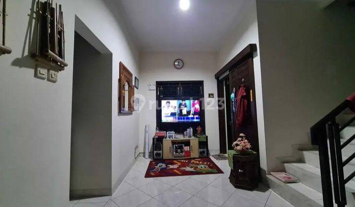 Rumah 2 Lantai Dalam Perumahan Jalan Palagan 2