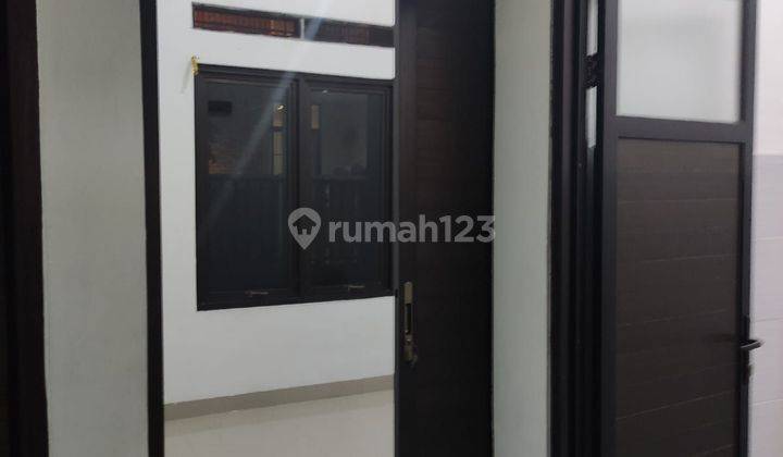 rumah second unit masi bagus akses toll pondok kelapa 2