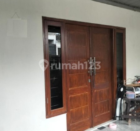 For sale: Ready-to-occupy house in Wisma Tengger, West Surabaya 2