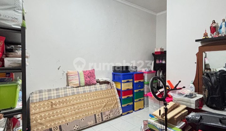 Minimalist House for Sale in Sutorejo 1.8 Billion 2