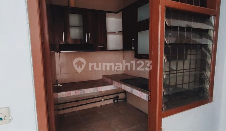 House for sale, second-hand, located at Babatan Beach. 2