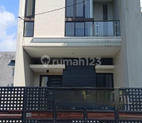 New Ready-to-Occupy House for Sale in Perum Pondok Chandra 1