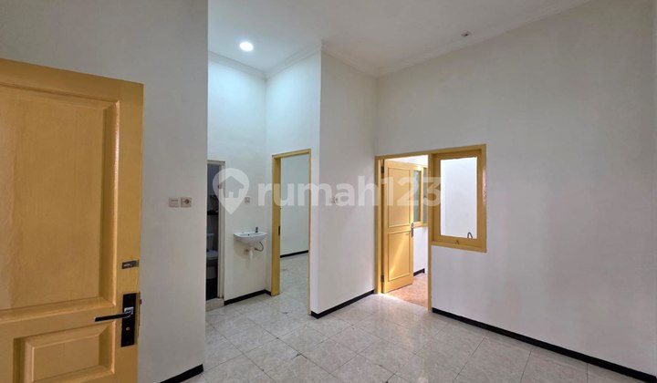 For sale on East Ploso Street Surabaya, close to the city center, near Merr For sale on East Ploso Street Surabaya, close to the city center, near Merr