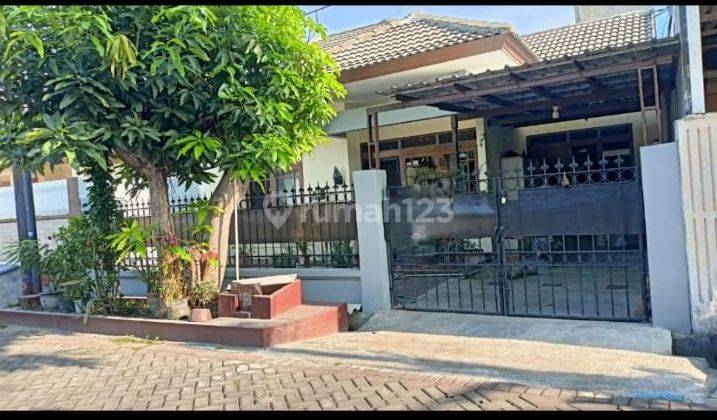 Rumah Sudah Renovasi Unfurnished SHM di Rungkut Mapan , Surabaya 1