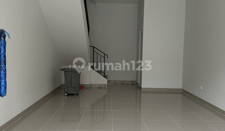 For Rent Shop with High Traffic Il Lago Gading Serpong 2