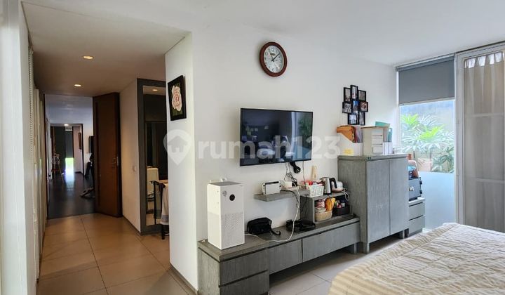 Independent Building House Cluster The Crown Pondok Hijau Golf