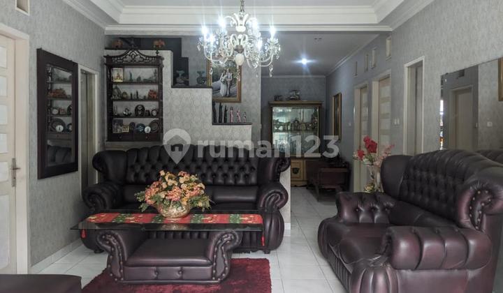 Rumah Dekat Akses Tol & Private Pool, Griya Loka BSD City 