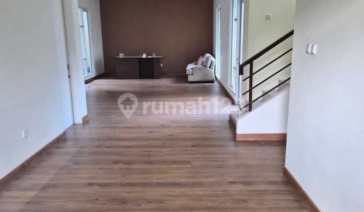 House Near Club House Cluster San Lorenzo - Gading Serpong House Near Club House Cluster San Lorenzo - Gading Serpong