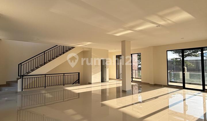 Ruko Gandeng Hadap Jalan Sorrento Grande West Boulevard Ruko Gandeng Hadap Jalan Sorrento Grande West Boulevard