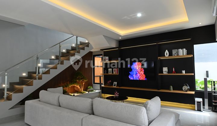 Rumah Brand New Modern Tropis Full Furnished, Kencana Loka BSD 