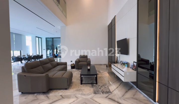 Fully Furnished Luxury Beautiful House Private Pool in BSD 2
