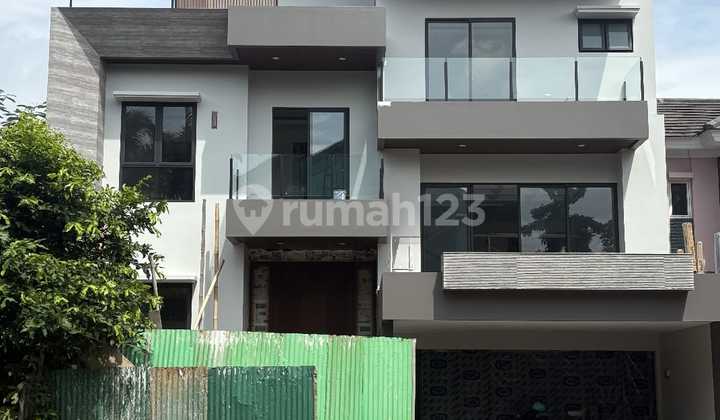 Delatinos Split Level Independent Building House - BSD