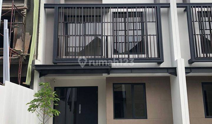 Brand New Rumah 3 Lantai Cluster Leonora Summarecon Serpong 1