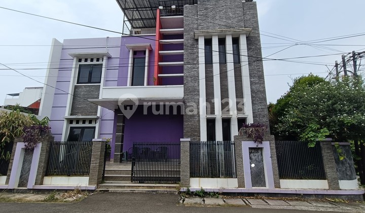 Rumah Luas 2.5 lantai di Duta Kranji Bekasi Rumah Luas 2.5 lantai di Duta Kranji Bekasi