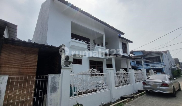 Disewakan Rumah 2 Lantai di Duren Sawit Jakarta 2