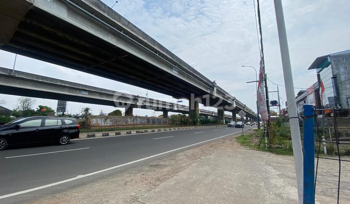 Ready-to-Occupy Shop House in front of Kalimalang Toll Road, Bekasi