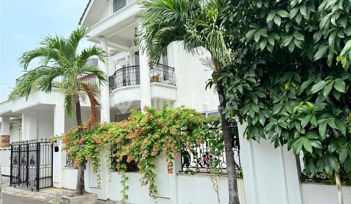 For Sale Beautiful House Hook Position in Galaxy Bekasi 2