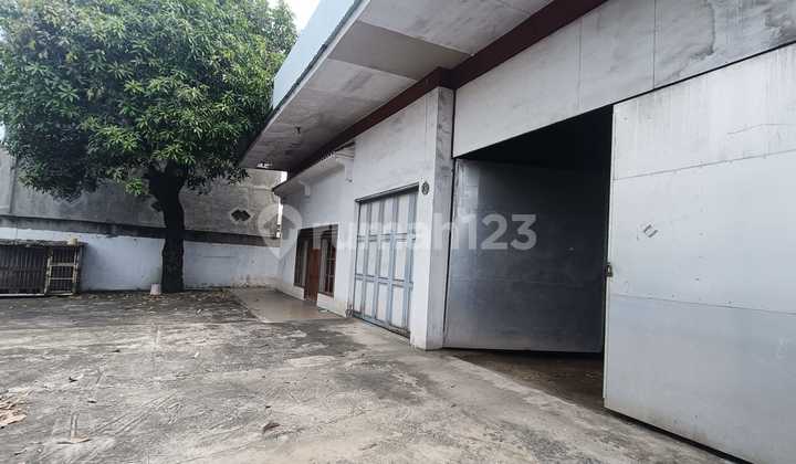 Roadside Shop House in North Tambun, Bekasi