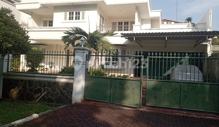 Dijual Rumah Mewah Ada Kolam Renang di Kebayoran Lama Jakarta 