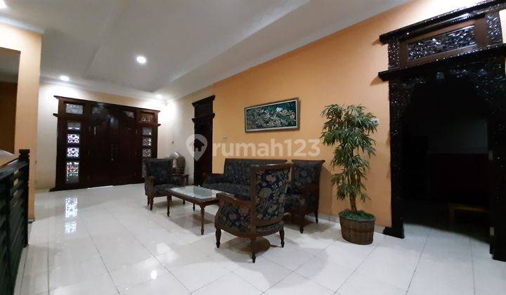 Rumah di pemukiman elit Jaka permai,Bekasi barat, strategis,2 lantai,minimalis modern,semi furnished 6