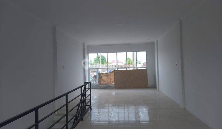 Ruko 67 m, HGB, Bagus Sekali, murah, strategis, siap pakai, di Jalan utama perumahan duta harapan, bekasi utara, kota bekasi 5