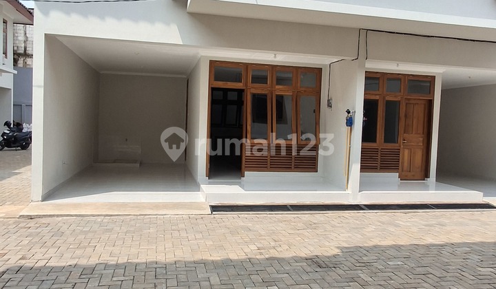Ready-to-Move-In Fully Furnished New House in Bintaro Ready-to-Move-In Fully Furnished New House in Bintaro