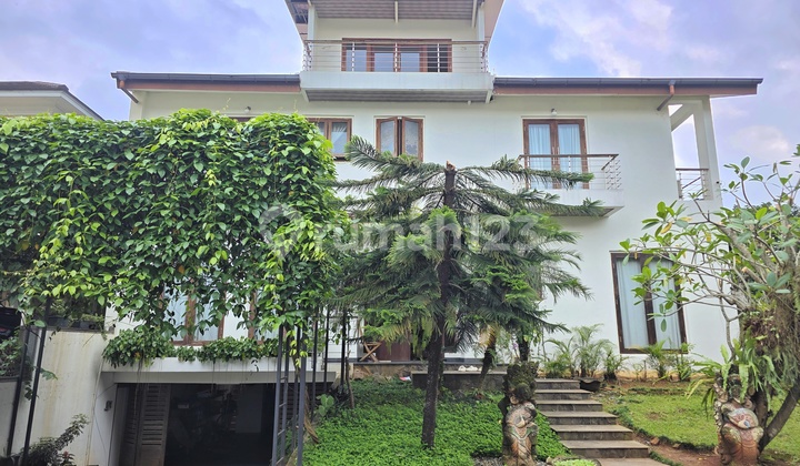 Rumah Minimalis Tropis di The Green Bsd, Tangerang Selatan Rumah Minimalis Tropis di The Green Bsd, Tangerang Selatan