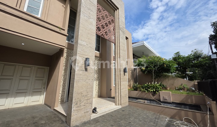 Sewa Rumah Pondok Indah Depan Taman, Jakarta Selatan