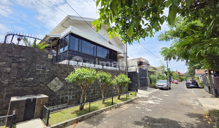 Ready to Occupy Fully Furnished Limo House, Depok 2