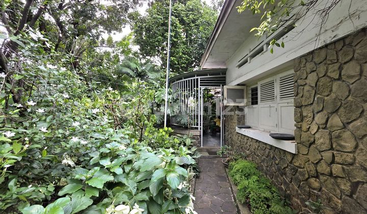 Rumah Menteng Lokasi Bagus, Jakarta Pusat 2