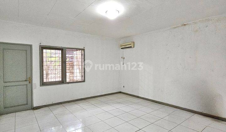 Rumah Tua di Pondok Indah, Hitung Tanah, Harga Bagus  2