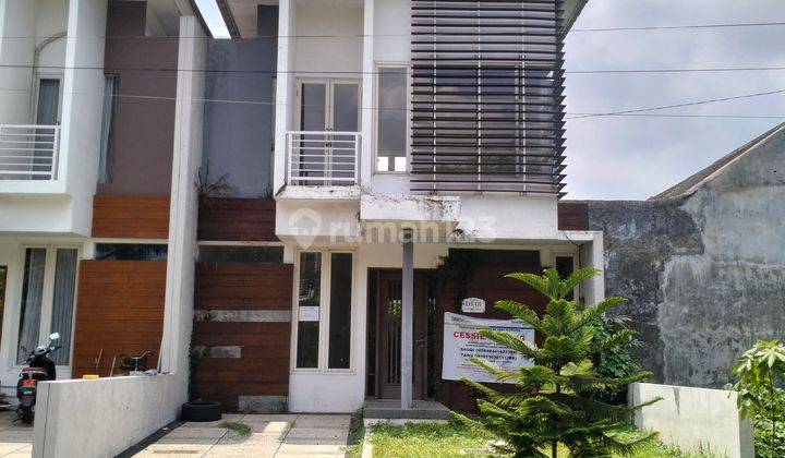 Rumah 2 Lantai Puri Safira Regency Menganti Gresik  1