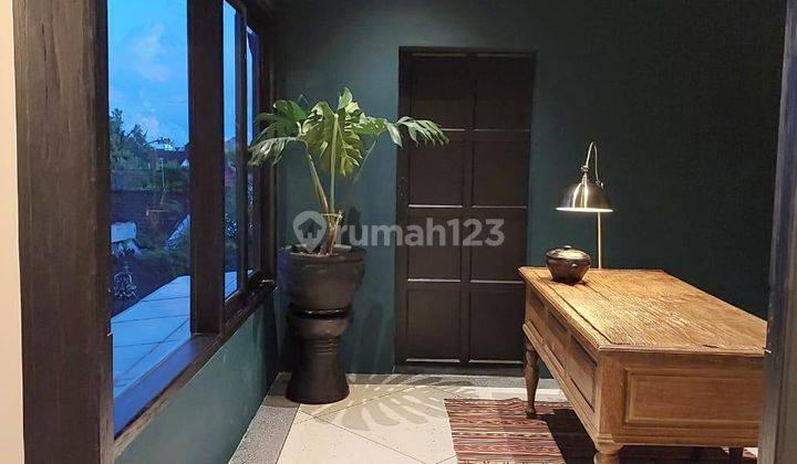 Dijual Villa 4 Kamar Perpaduan Tradisional Modern di Kerobokan 10