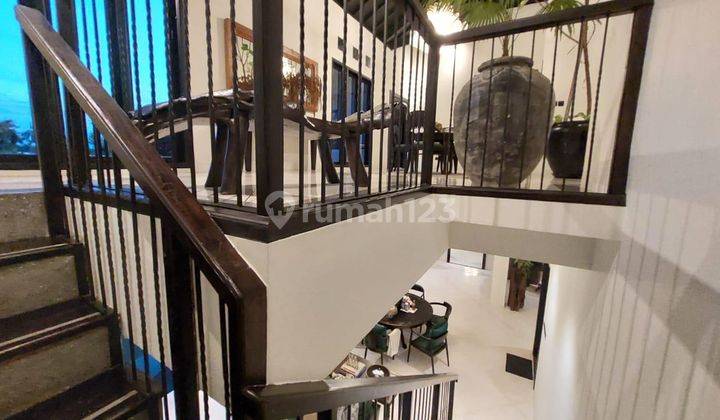 Dijual Villa 4 Kamar Perpaduan Tradisional Modern di Kerobokan 14