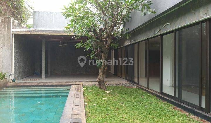 Minimalist Modern House in Cilandak di Gaharu Cilandak 2