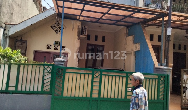 Dijual Rumah Lama Hitung Tanah Di Komplek Abadi Duren Sawit Jakarta Timur