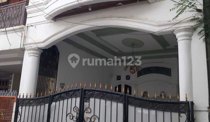 Di Jual Rumah 3 Lantai di Pondok Kelapa Jakarta Timur 2