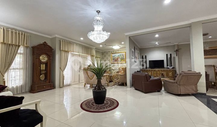 Dijual Rumah Lux di Galaxy Bekasi Jawa Barat 2