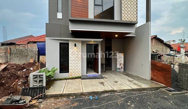 Rumah 2 Lantai Bagus Unfurnished SHM di Jakarta Selatan 1