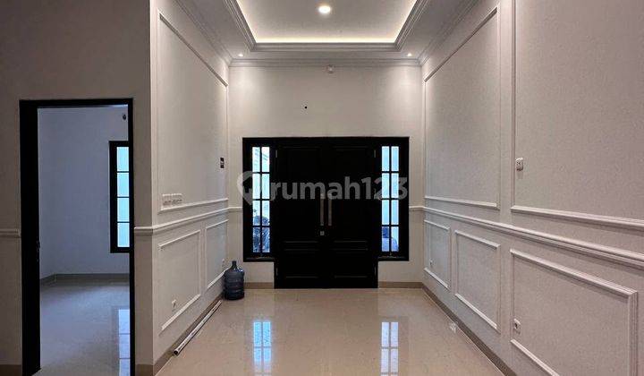 Rumah 2 Lantai Bagus Unfurnished SHM di Jakarta Selatan 2