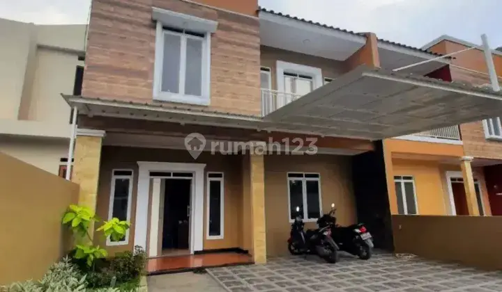 Rumah 2 lantai siap huni dalam komplek di tanah baru depok 2