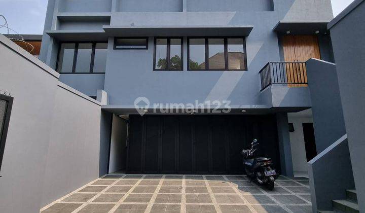 Rumah 4 Lantai Baru SHM di Jalan Raya Kemang , Jakarta Selatan 1