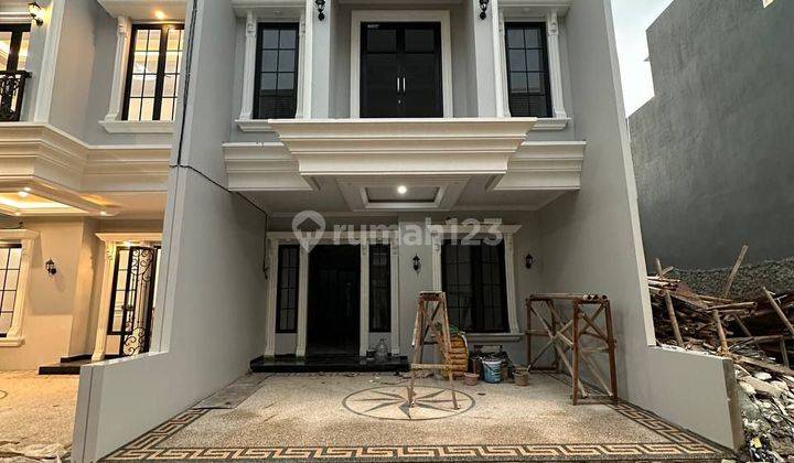 Di jual rumah mewah siap huni akses jalan utama di jagakarsa 1