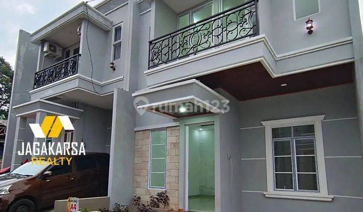 Di jual rumah siap huni dalam komplek di jagakarsa surat Shm 2